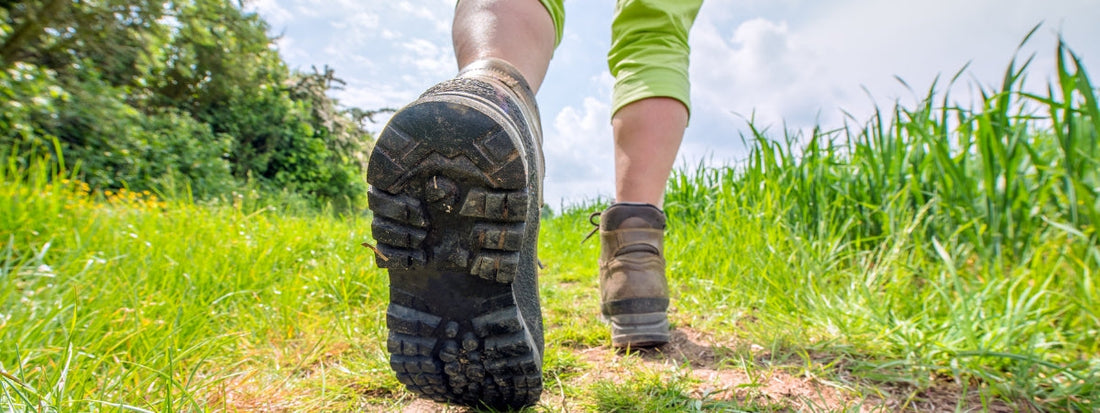 Eerste warme wandeldagen? Zo voorkom je voetproblemen